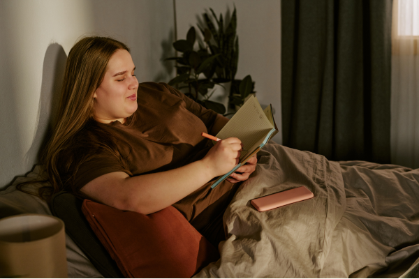 How to make a rental feel cosier this autumn without decorating (3).png