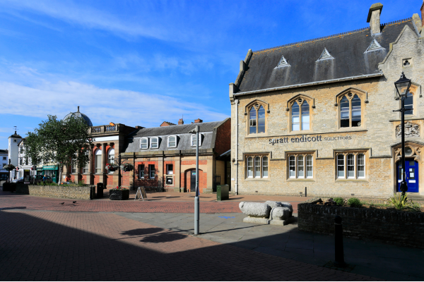 Reasons why Buckingham is such a popular place to live (2).png