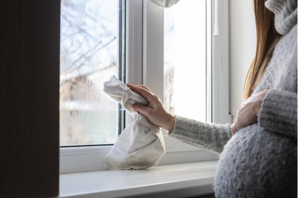 Top tips for avoiding condensation and damp in your property over winter (1).png