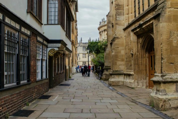 A local’s guide to living in Oxford: area breakdown for buyers in 2026