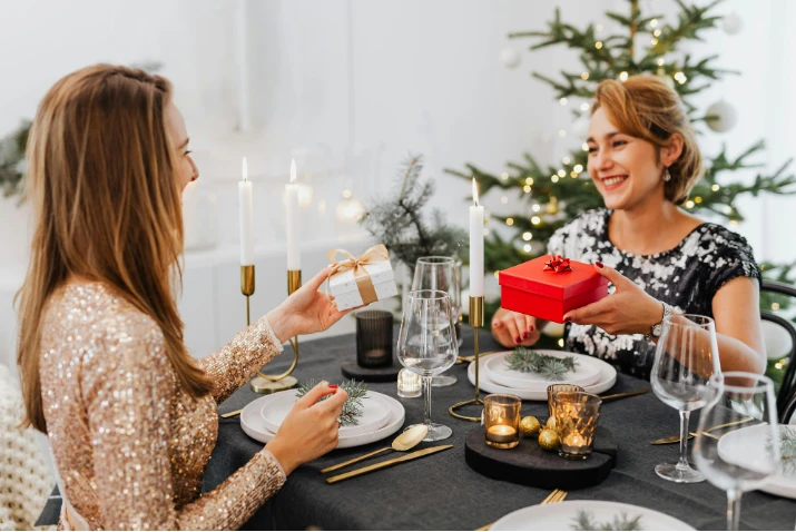 Thrifty Christmas shopping tips for cost-conscious renters